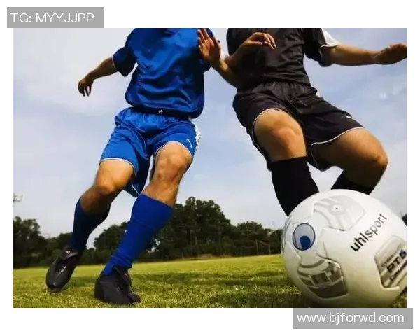 掌握足球背技巧提升球技的五大关键方法与训练建议